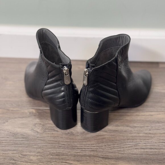 Adrienne Vittadini Size 6.5 Black Ankle Booties - Picture 7 of 8